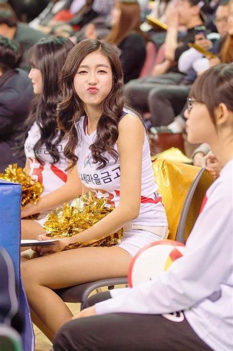 Koreans Cant Decide Whether This Cheerleader Is More Cute Or Sexy