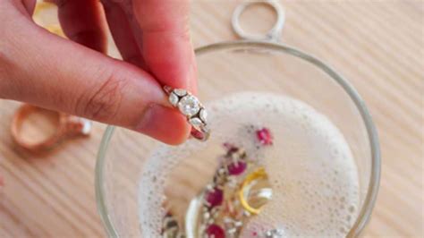 How To Clean Cubic Zirconia With Baking Soda Clean Quicker