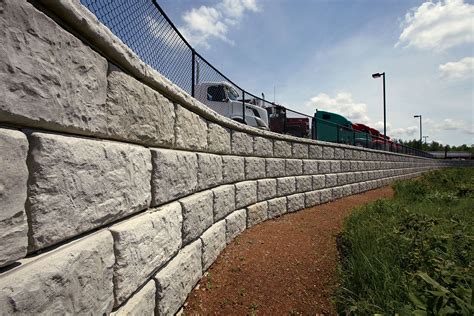 Large Scale Engineered Walls Withstand Extreme Conditions With Rib Rock