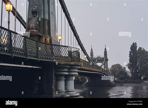 Hammersmith Bridge London Hi Res Stock Photography And Images Alamy