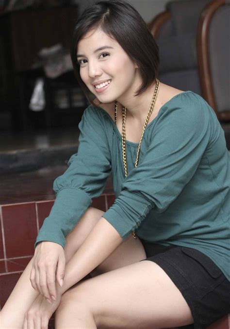 Tya Ariestya Indonesian Actress Sexy Dress Cinemania Studio