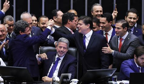 Câmara dos Deputados aprova em dois turnos a PEC que faz a Reforma