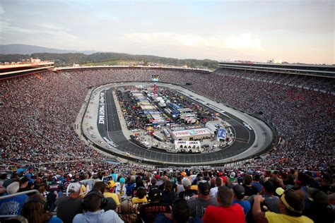 And they paln to do it again in 2022, so better get tix nascar was very strict on the number of people allowed at the track. The 9 NASCAR Tracks With the Most Awesome Natural Scenery ...