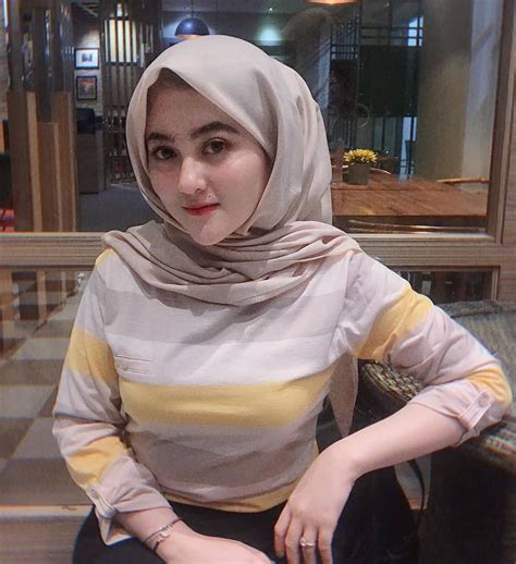 Pin Oleh S Wahyana Di Hi Jilbab Cantik Kecantikan Wanita Cantik