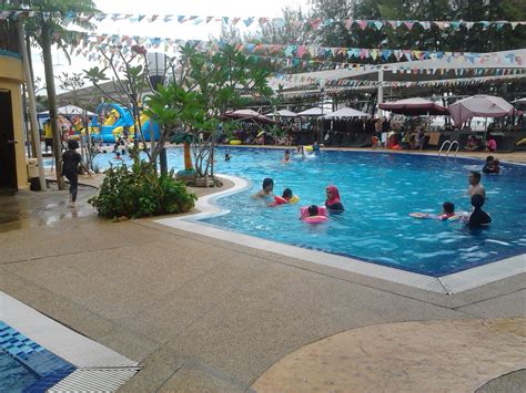The water theme park is open for public as well. MENYUSUN SEJARAH MASA DEPAN..: GOLD COAST MORIB RESORT ...