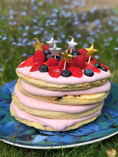 Want unique ideas for birthday desserts that go beyond the usual frosted cake? Healthy Birthday Cake Ideas For Toddlers - Healthy Birthday Party Food in 2020 | Healthy ...