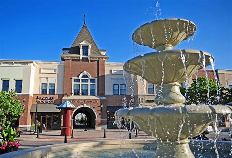 The Town Center at Levis Commons' fountain, a development by Hill