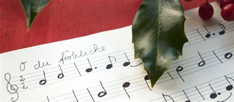 „o du fröhliche ist ein deutsches weihnachtslied, das von johannes daniel falk ursprünglich als „allerdreifeiertagslied zur huldigung der christlichen feiertage verfaßt wurde. Wie mitten in Not und Elend das Lied "O du fröhliche" entstand - katholisch.de