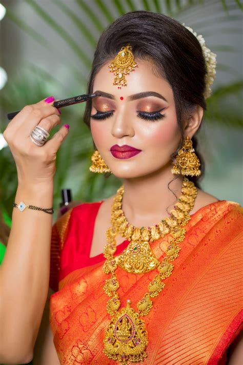 Beautiful South Indian Bridal Look Silver Shining Glittery Cheeks