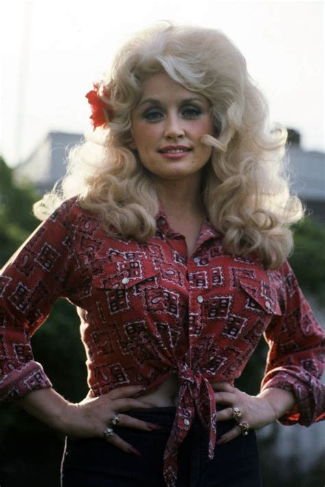 11 Photos Of Young Dolly Parton That Prove Shes Always Been Fabulous Dolly Parton Young