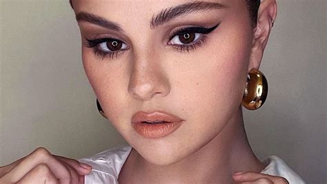 Selena Gomez Shared A Barefaced Spotty Selfie And Its So Relatable