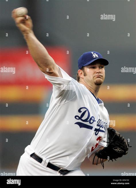 Los Angeles Dodgers Brad Penny Pitches Against The Arizona