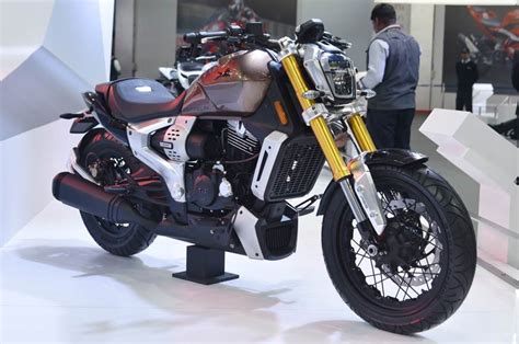 This bike gets a brand new chassis as well as a new 999cc. TVS To Launch New Cruiser Bike Zepellin In India | KalingaTV
