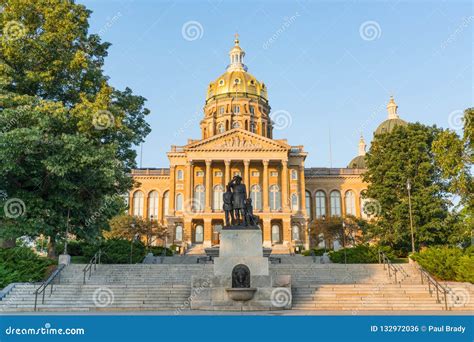 Iowa State Capitol Building Editorial Photo Image Of Historic