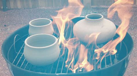 Use A Charcoal Grill As A Pit Fire Pottery Kiln Diy Pottery Ceramic Arts Daily Pottery Kiln