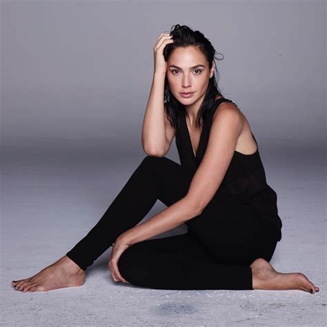 I Want Gal Gadot To Jerk Me Off With Her Feet Until I Cum All Over Them Rjerkofftoceleb