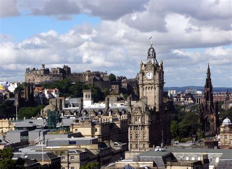 File:Edinburgh Overview03.jpg - Wikimedia Commons