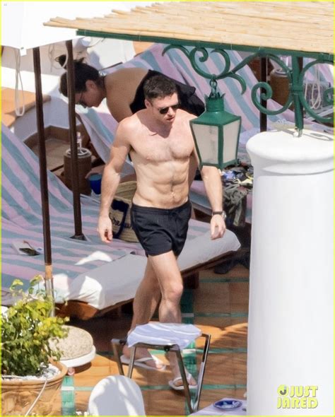 Richard Madden Relaxes Shirtless Poolside On Vacation In Italy Photo
