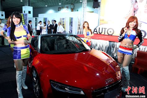 Models Shine At Taipei Auto Show 2014 Cn