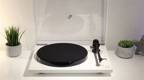 Rega Planar 1 Plus Belt Drive Plattenspieler Mit Phono Vorverstärker