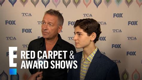 Sean Pertwee And David Mazouz Tease New Gotham Season E Red Carpet