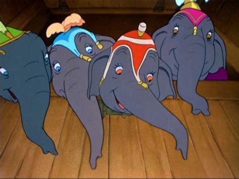Dumbo Classic Disney Image 4612167 Fanpop