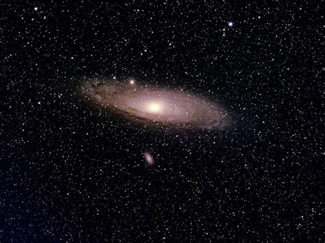 Последние твиты от astrocenter (@astrocenter). Andromeda in my garden with a 70-200mm and no astro gear ...
