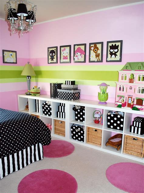 This chalkboard and calendar is perfect for craft room walls so you can make a plan while working and draw out ideas, too. 42 Cool Kids Room Decorating Ideas That Inspire You And ...