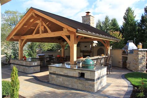 Entertaining Space Complete With An Outdoor Kitchen Outdoor Kitchen
