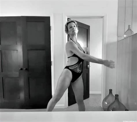 Evangeline Lilly Looks Sexy In A Swimsuit Pics Gif Video