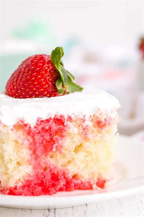 Easy Strawberry Poke Cake With Jello The Chunky Chef