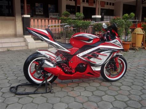 Bandingkan juga ninja 250 2021 dengan rivalnya seperti cbr250rr, ninja 250sl dan lainnya. Modif Ninja 250 FI: custom elegan siap curi perhatian ...