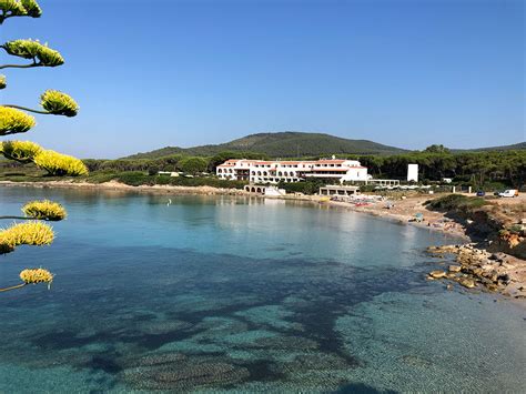 Die hotelanlage ist sehr gepflegt, der pool im garten sehr sauber und läd zum baden ein. Hotel Punta Negra - Fertilia - Alghero - Sardegna.com