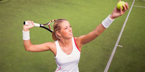 Choose the Best Tennis Apparel To Look Good and Play Well
