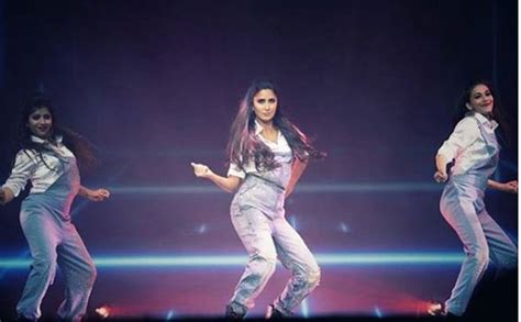 Da Bangg Reloaded Salman Khan Prabhudheva Katrina Kaif Rock The Stage At Chicago Bollywood