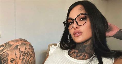 Model Leaves Little To The Imagination In 2 Piece Lingerie Set To Flaunt Tattoos Trendradars