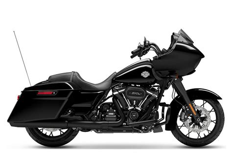 2023 Harley Davidson Road Glide Special Vivid Black Black Finish