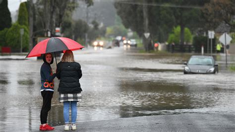 Hochwasser In Australien Tausende Menschen Sollen H User Verlassen