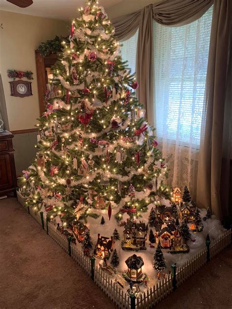 If you want to quit the conventional christmas tree and get something unusual, this is. Pin by Christy Zanders on Christmas ideas | Unique ...