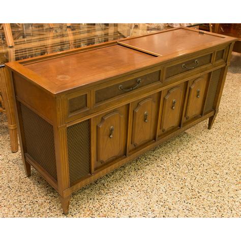 Vintage Magnavox Record Player Cabinet Axis Decoration Ideas