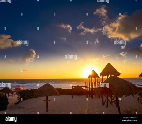 Cancun Sunrise At Delfines Beach At Hotel Zone Of Mexico Stock Photo
