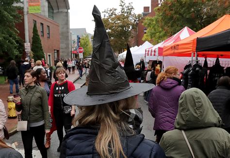 Salem Massachusetts During Halloween Juvxxi