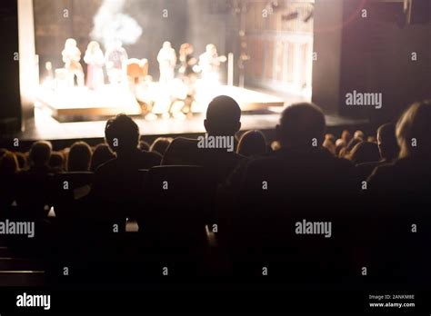 Audience Seats Stage Lights Hi Res Stock Photography And Images Alamy