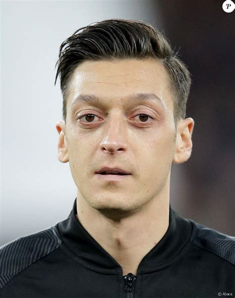 Mesut Özil Lors Du Match Arsenal Napoli Le 11 Avril 2019 Purepeople