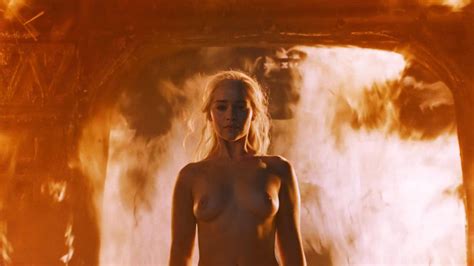 Emilia Clarke Nude Game Of Thrones S E Celebrity Celeb Nude The Best