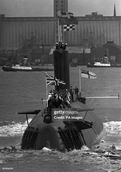 Royal Navys 3500 Ton Nuclear Powered Submarine Hms Conqueror