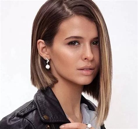 Celebs love short hairstyles, these haircuts look great for the spring and summer and you can transform your look for the new year. 40+ Latest Haircut For Ladies 2021