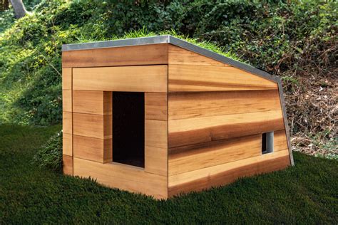 With these dog house icon resources, you can use for web design, powerpoint presentations, classrooms, and other graphic design purposes. Solar-powered sustainable dog house with a green roof ...