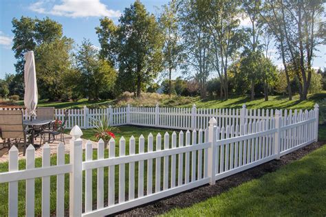 Vinyl Fence Styles And Colors How To Find The Right Vinyl