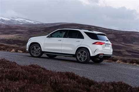 No, you will not find out which one is better, nor will i. Essai - Mercedes GLE 2019 : sus au BMW X5